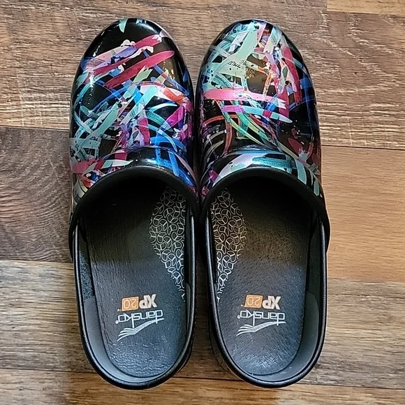 Dansko Multi Brush Stroke Patent - Picture 4 of 7